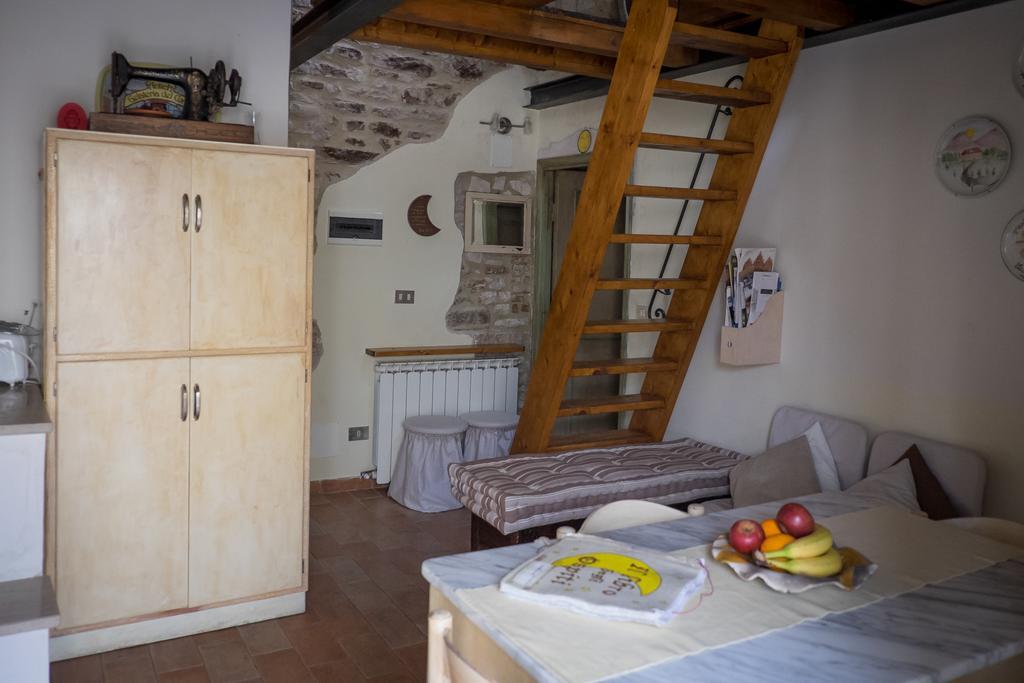 Appartamenti Turistici Vicolo S. Chiara Sassoferrato Dış mekan fotoğraf