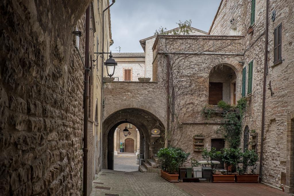 Appartamenti Turistici Vicolo S. Chiara Sassoferrato Dış mekan fotoğraf