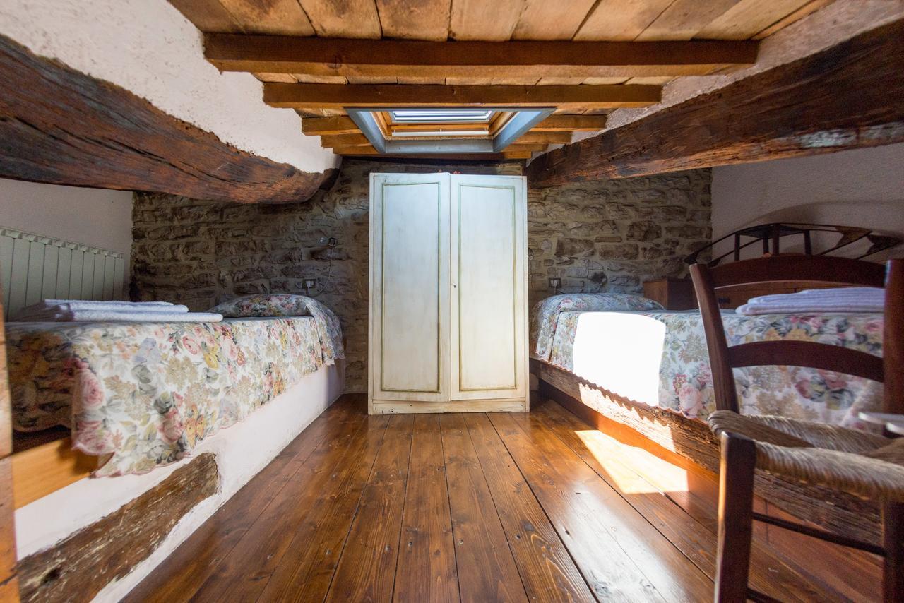 Appartamenti Turistici Vicolo S. Chiara Sassoferrato Dış mekan fotoğraf