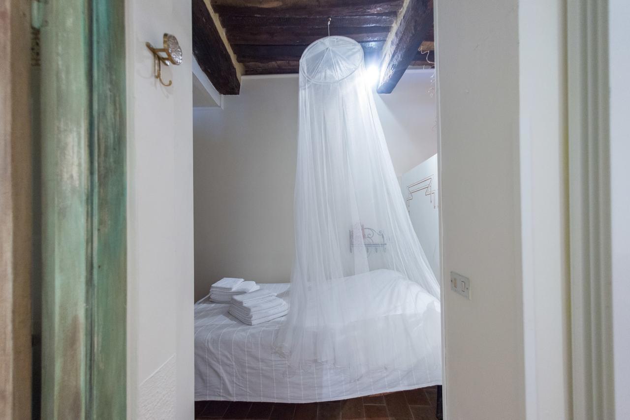 Appartamenti Turistici Vicolo S. Chiara Sassoferrato Dış mekan fotoğraf